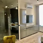 Silver Dawn Apartmán