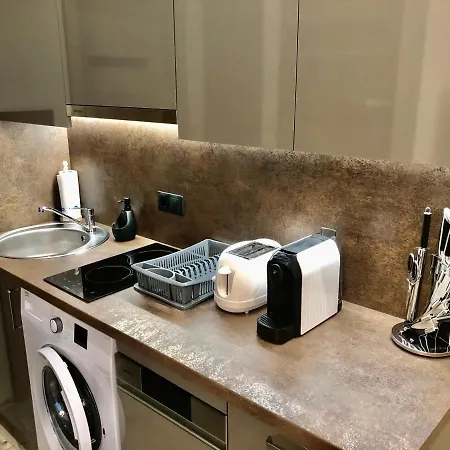 Silver Dawn Daire